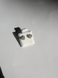Arretes de corazón con CZ y oro de 14k
