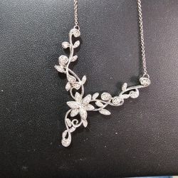 Beautiful Silver And Diamond Necklace