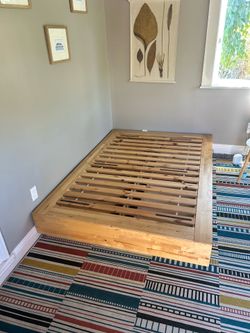 Full Size Bed & Leesa Mattress Set – Retail $1,600+ – Great Condition