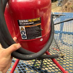 NEW CENTRAL MACHINERY 20 lb. Pressurized ABRASIVE Sand Blaster (MSRP $95) FAST SALE!!