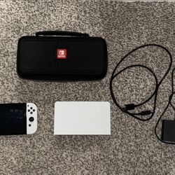 Nintendo Switch OLED + Travel Case