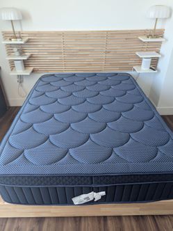DreamCloud Premier Queen Mattress - Perfect Condition