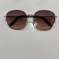 QUAY Sunglasses 