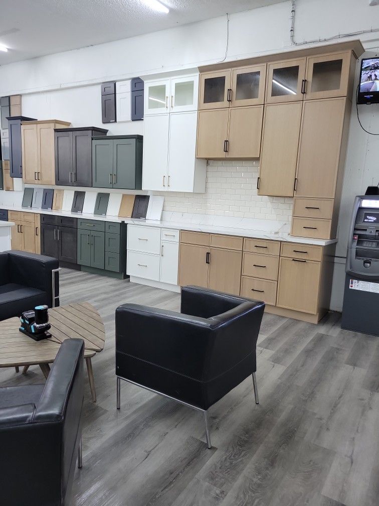 Custom Kitchen Cabinets