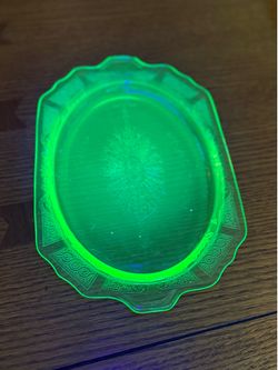 Vintage uranium tray