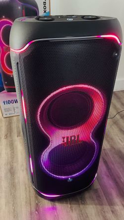 🔥 JBL PartyBox Ultimate - NUEVA EN CAJA SELLADA 🔥 ¡La bocina más potente de JBL para que tu fiesta sea épica!  Características principales: •  1100W