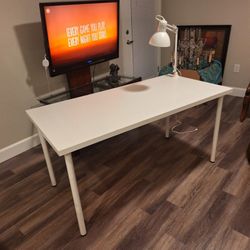 Ikea White Desk And Lamp