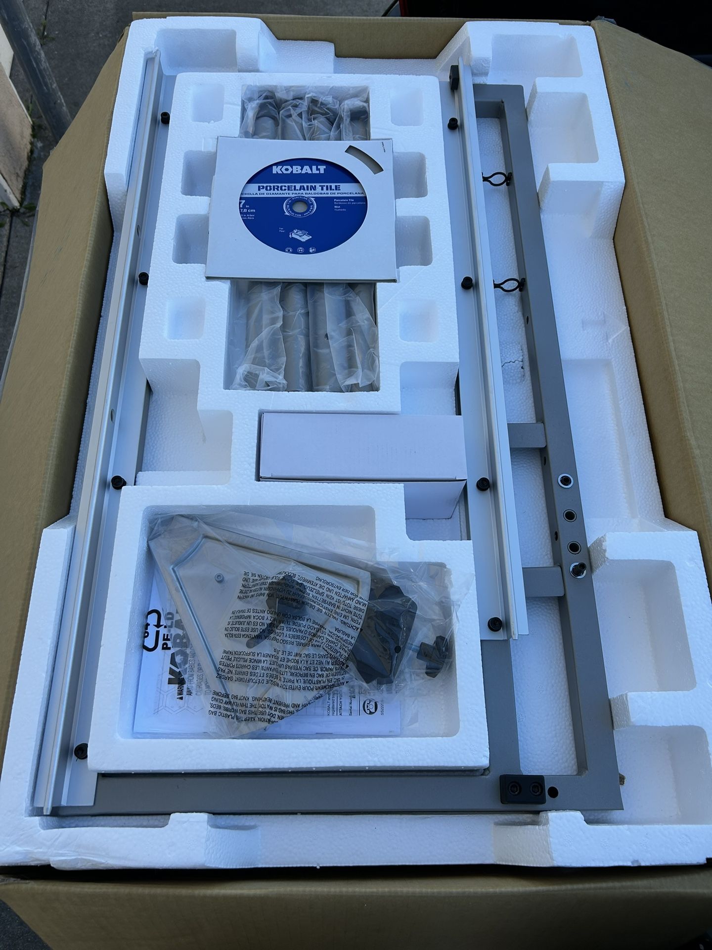 NEW Kobalt Folding Head 9 -Amp 7-in -Blade Sliding Table Tile Saw with Stand