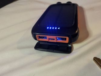 Luvknit solar power bank