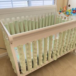White Baby Crib + Mattress + Mattress Covers + 2 Mattress Sheets + Rail Covers – Good Condition