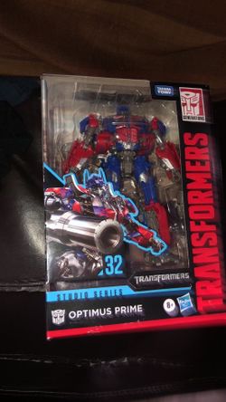 transformers Optimus prime studio series 32