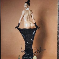 JSA COA KIM KARDASHIAN SIGNED 8x10 PHOTO