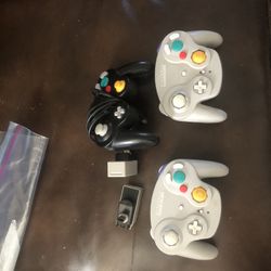 3 Gamecube Controllers 2 Wavebird Nintendo 