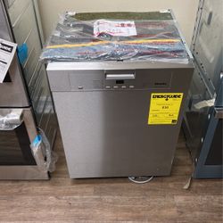 Miele Dishwasher 24"