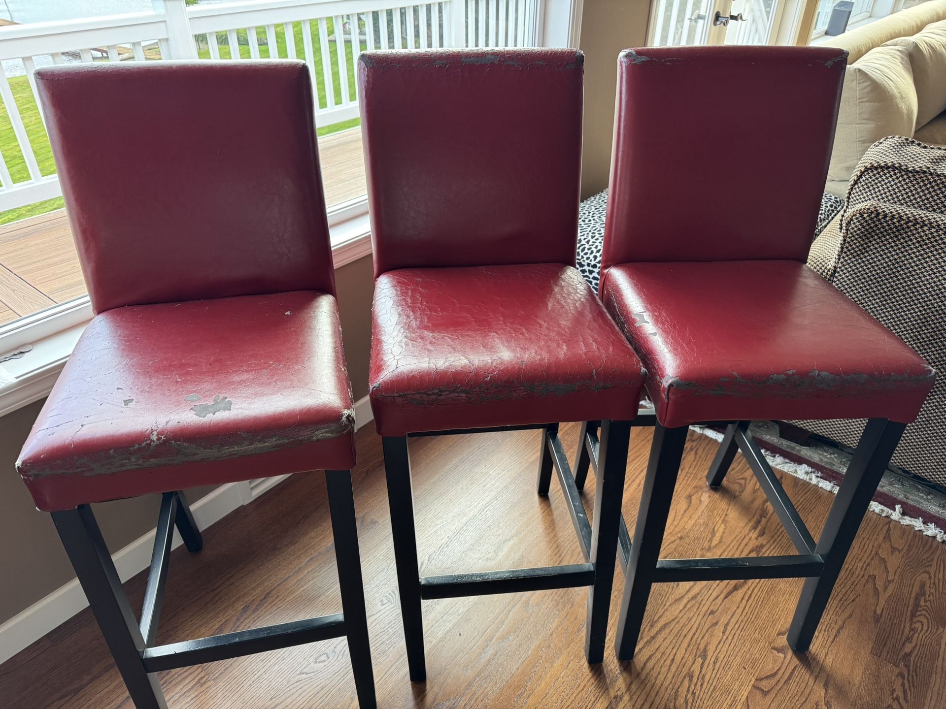 🌺🌺🌺3 Red Faux Leather bar Stools🌺🌺🌺