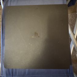 PS4 Slim 