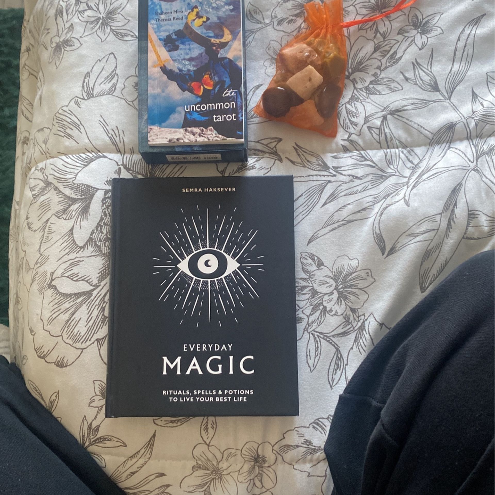 Tarot Cards / Book / Crystals