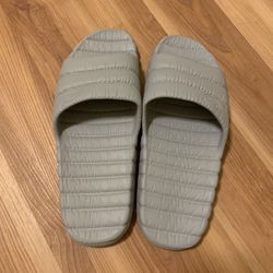 Men’s Sandals Size 9