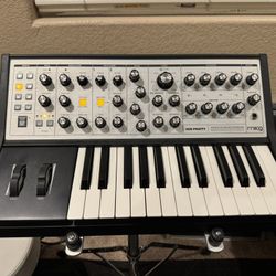 MOOG Sub Phatty 25-Key Analog Synthesizer
