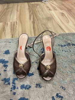 Botas negras nuevas sandalias bronce pesa antigua