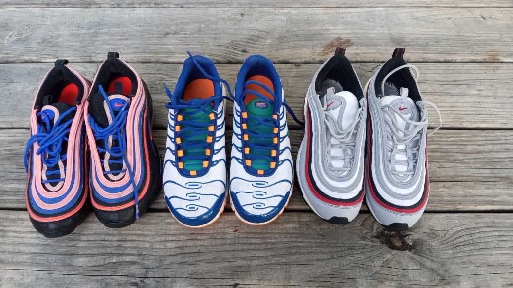 Woman's Air Max Size 7,7,6.5