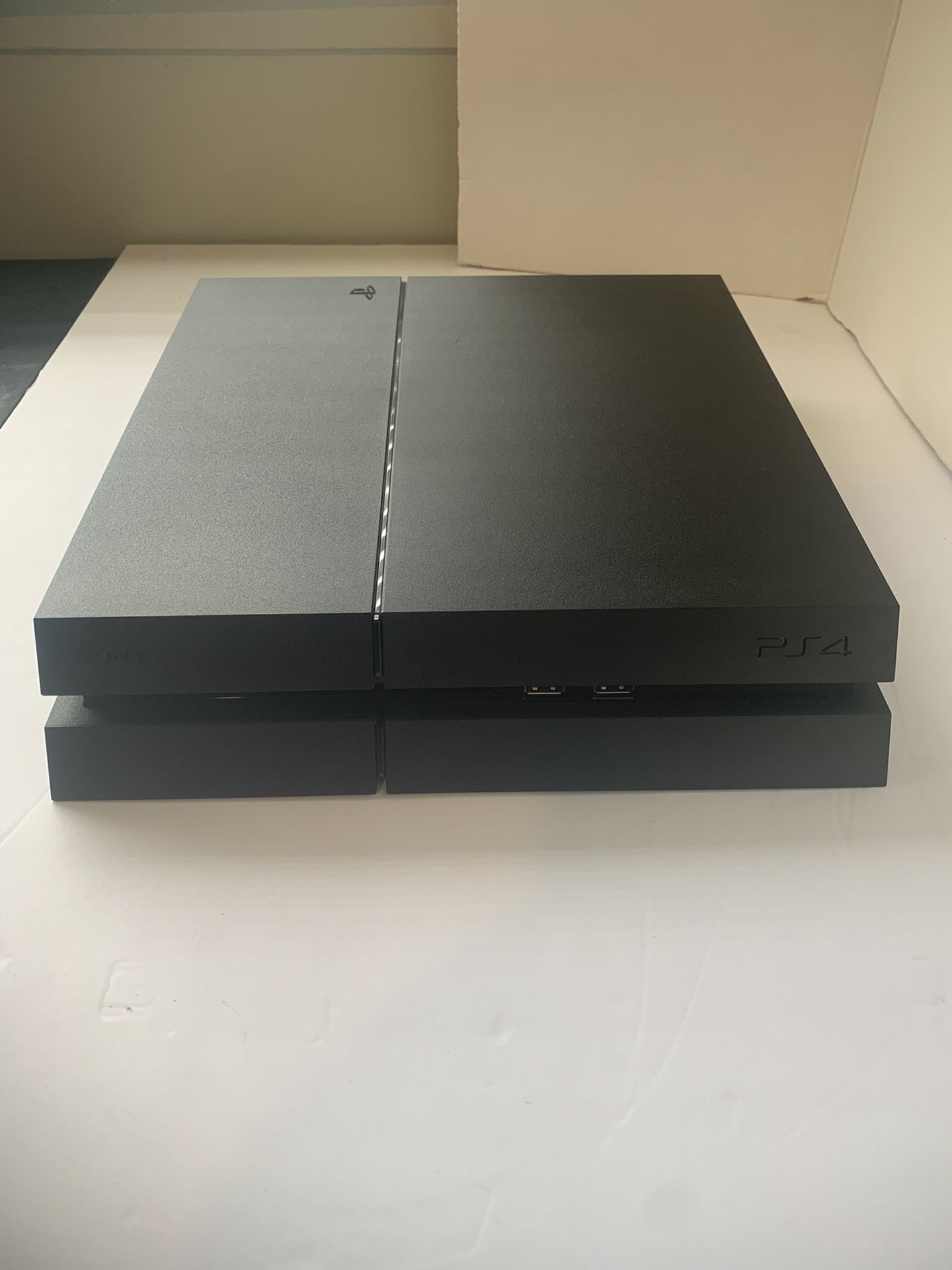 PS4 Original/With Mic, power cable & Controler