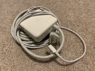 MacBook USB C 61W Adapter 13 inch