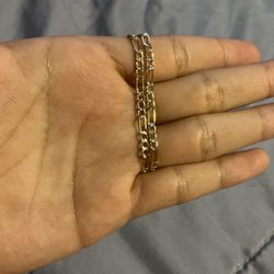 10kt gold figaro chain