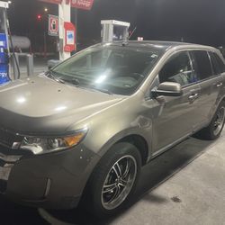2014 Ford Edge   (81,000 Miles