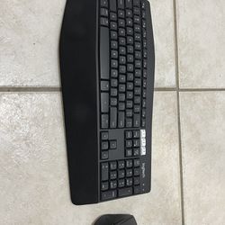 Logitech MK 850 Performance Wireless Keyboard And Mouse Combo