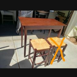 High Table W/1 Bar Stool Excellent Condition 