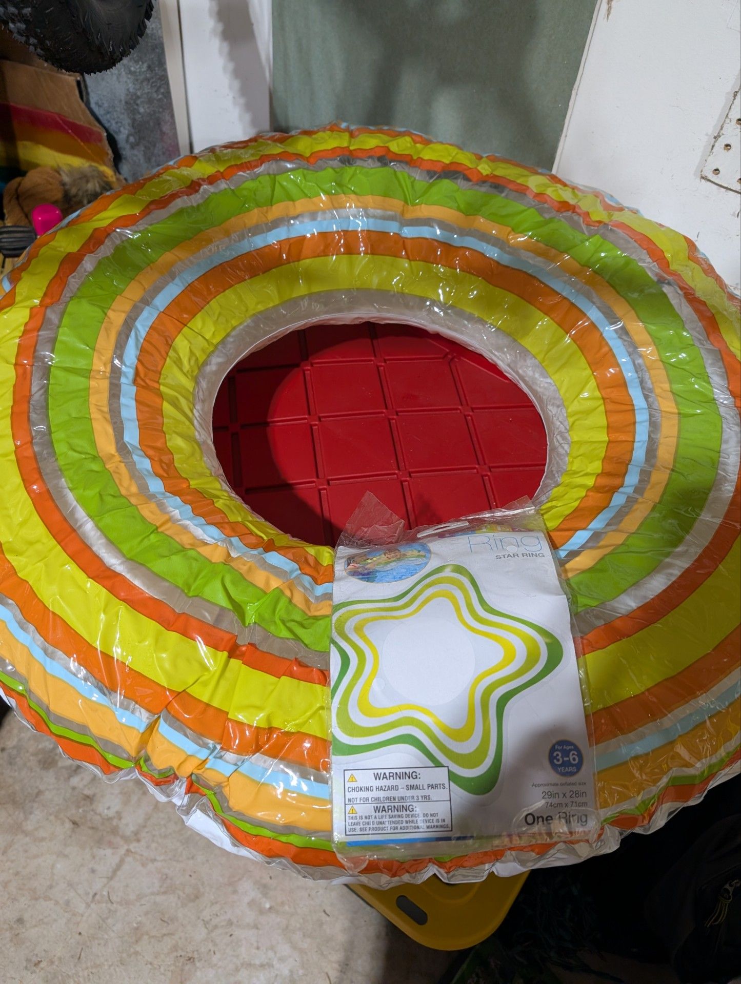 2 pool floats