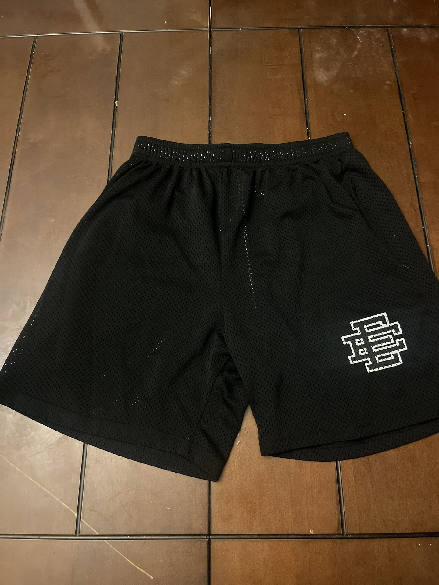 Eric Emmanuel Shorts Size Medium 
