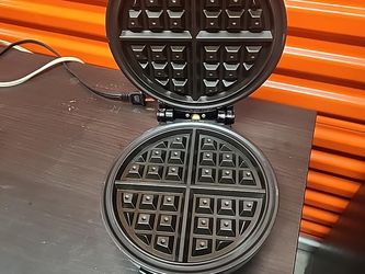 Waffle maker