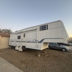 2000 Sunnybrook 28 RKDS Lite Aluminum
