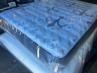 QUEEN MATTRESS STEARNS&FOSTER estate