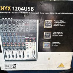 Behringer Xenyx X1204USB Mixer with USB and Effects