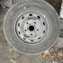 235 65 16 Wheel Rim Semi New Tire