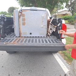 Free Remuve Scrap Metal & Aluminio 