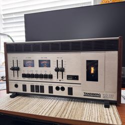 Tandberg TCD 330 cassette deck