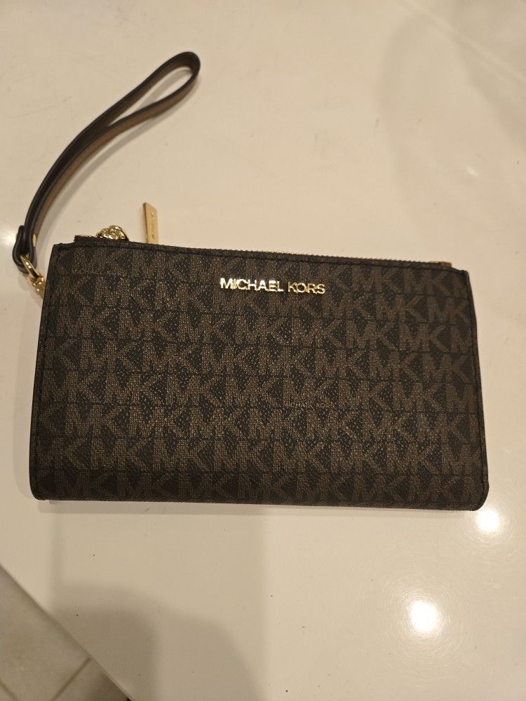 Michael Kors Wristlet