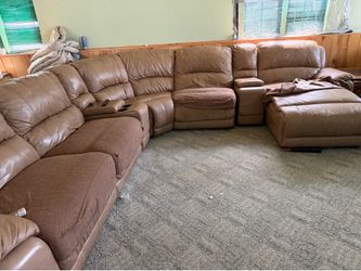 Large U-Shaped Reclining Sectional Sofa - $450 OBO