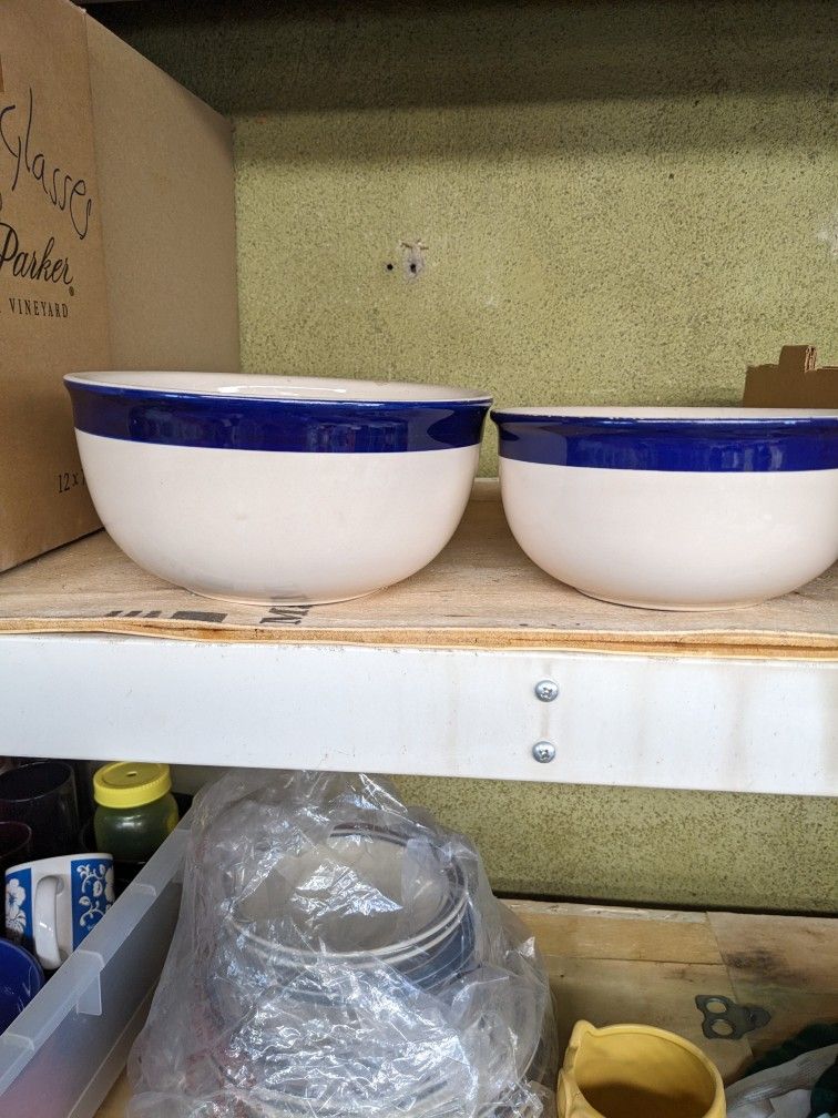 Vintage Set Of Two White Bowls With 🔵 Rim