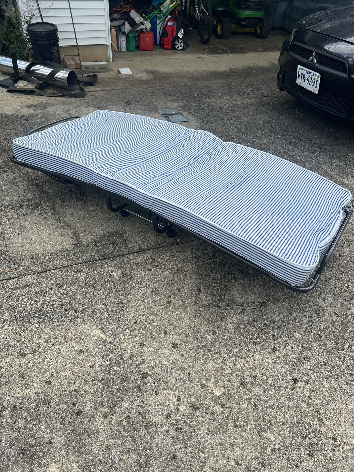 Bed fold Away