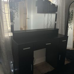 makeup vanity 