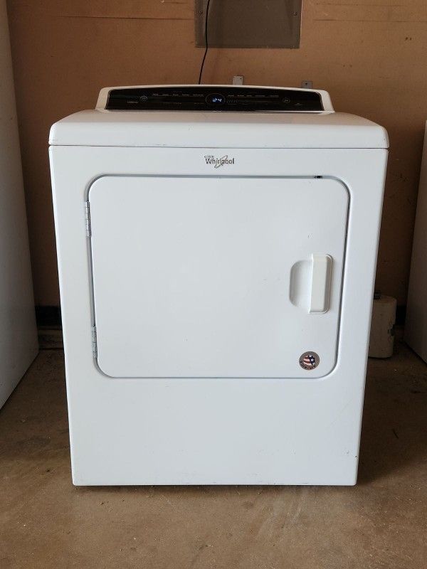 LIKE NEW ELECTRIC DRYER.