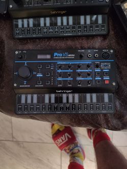 Behringer pro vs mini