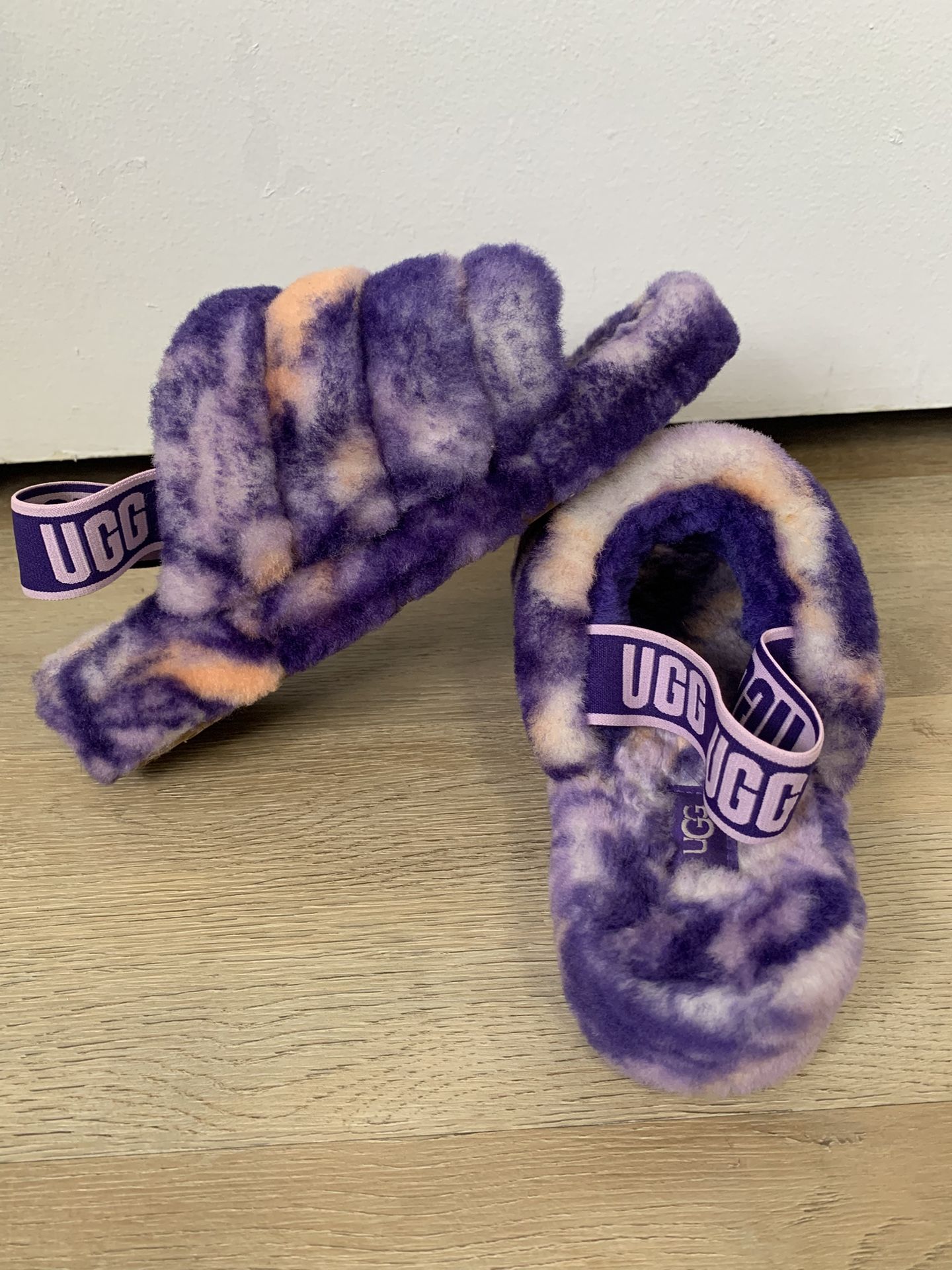 UGG Women’s Fluffy Marble-Effect Slippers
