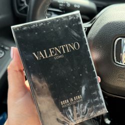 Valentino uomo born in Roma