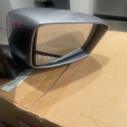 2005 Honda Odyssey OEM  RH Power Mirror 